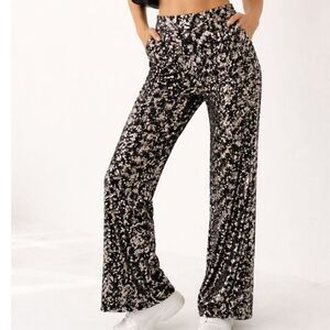 NWT Serra Black Sequin Women's Size M 8-10 Stretch Waist Party Shiny glitter